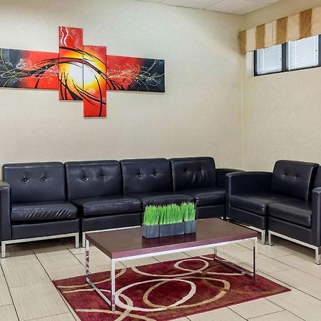 Quality Inn Tupelo Extérieur photo