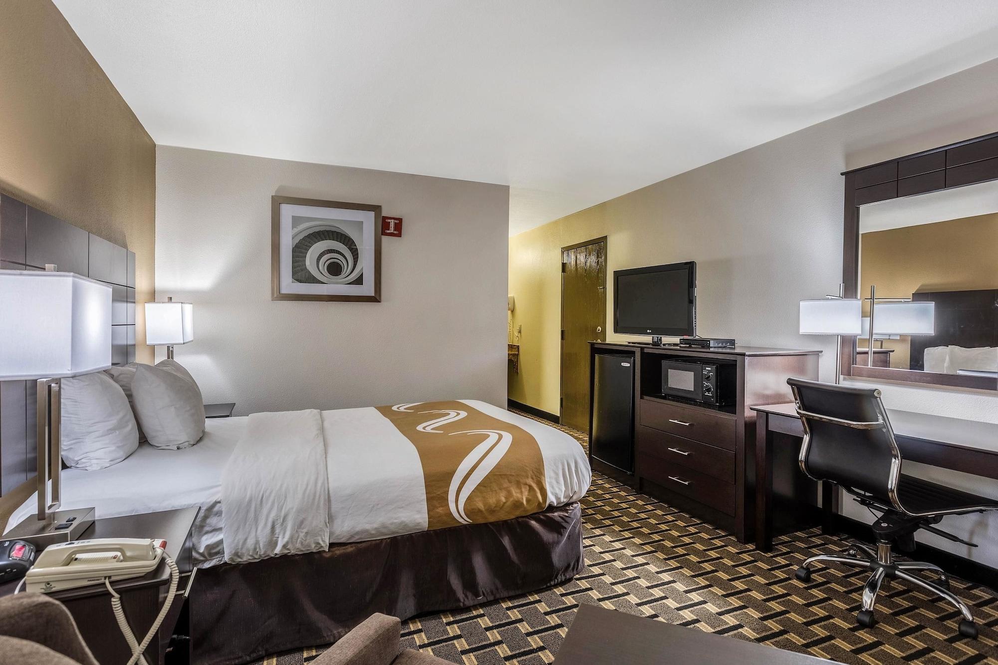 Quality Inn Tupelo Extérieur photo