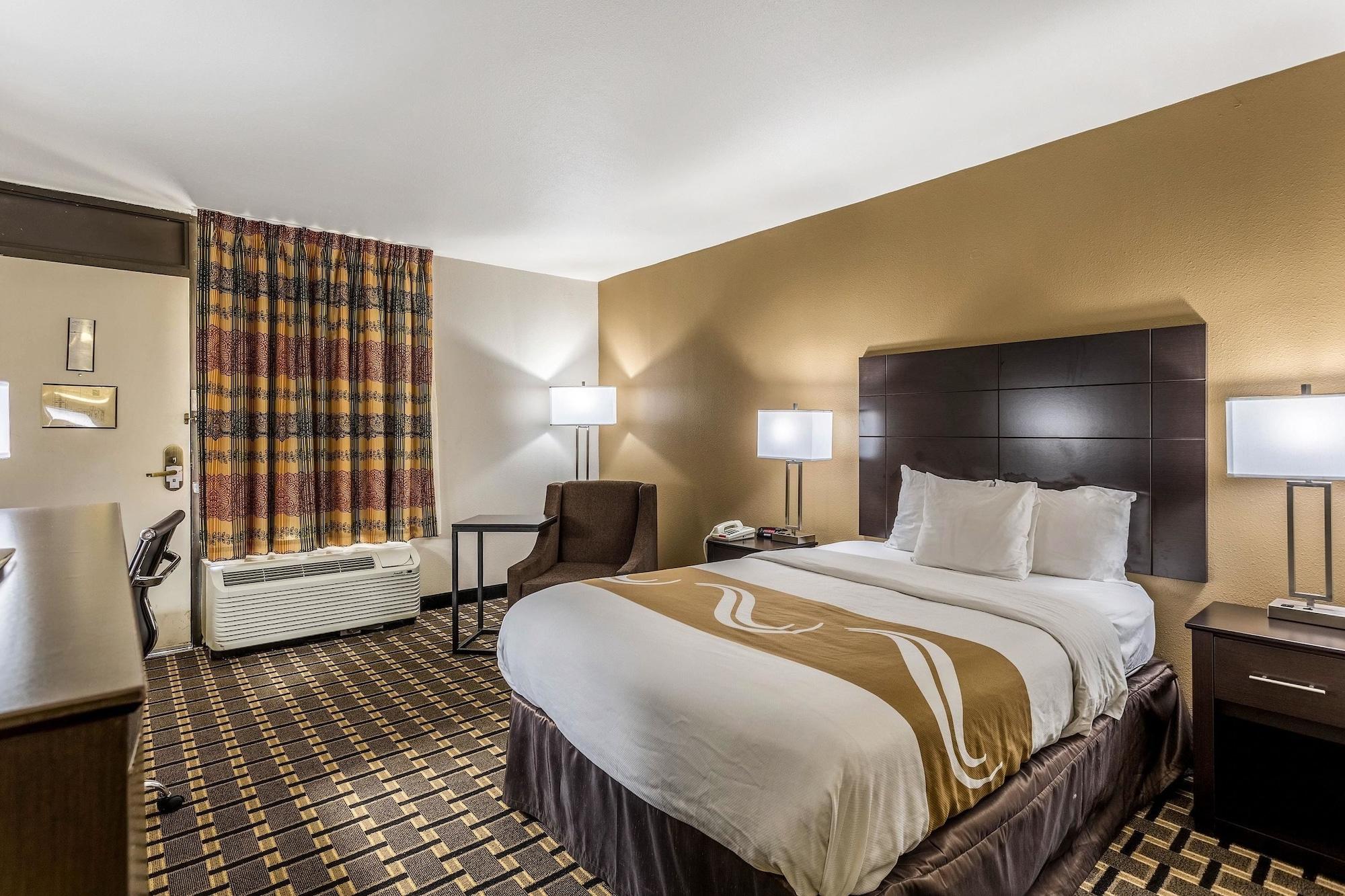 Quality Inn Tupelo Extérieur photo