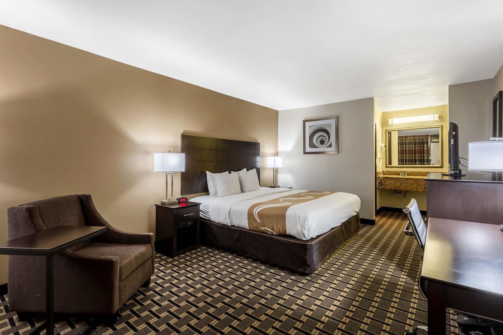Quality Inn Tupelo Extérieur photo
