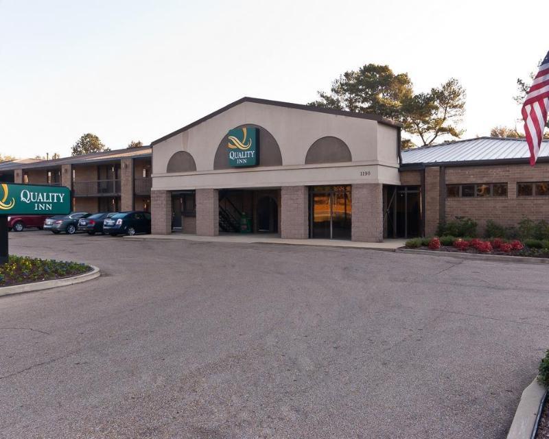 Quality Inn Tupelo Extérieur photo