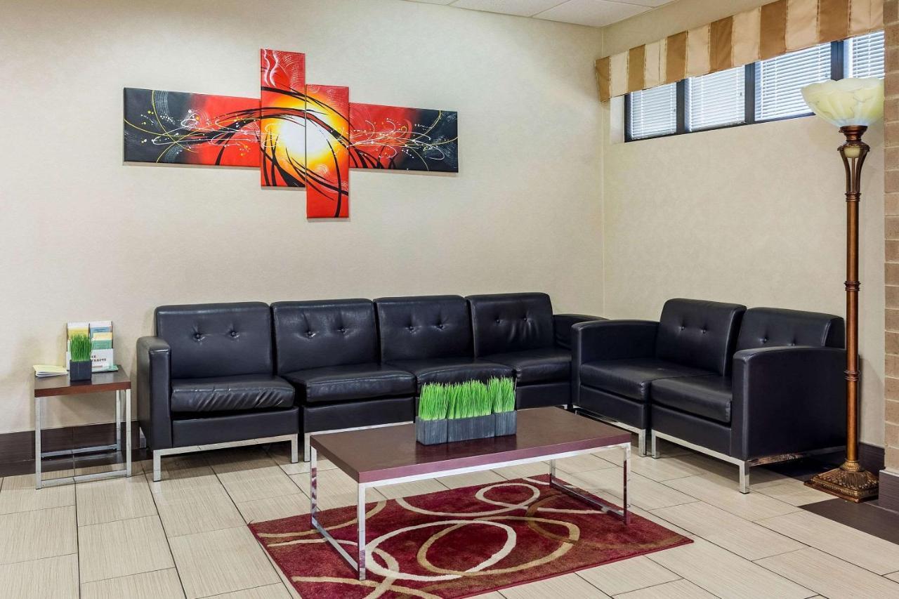 Quality Inn Tupelo Extérieur photo