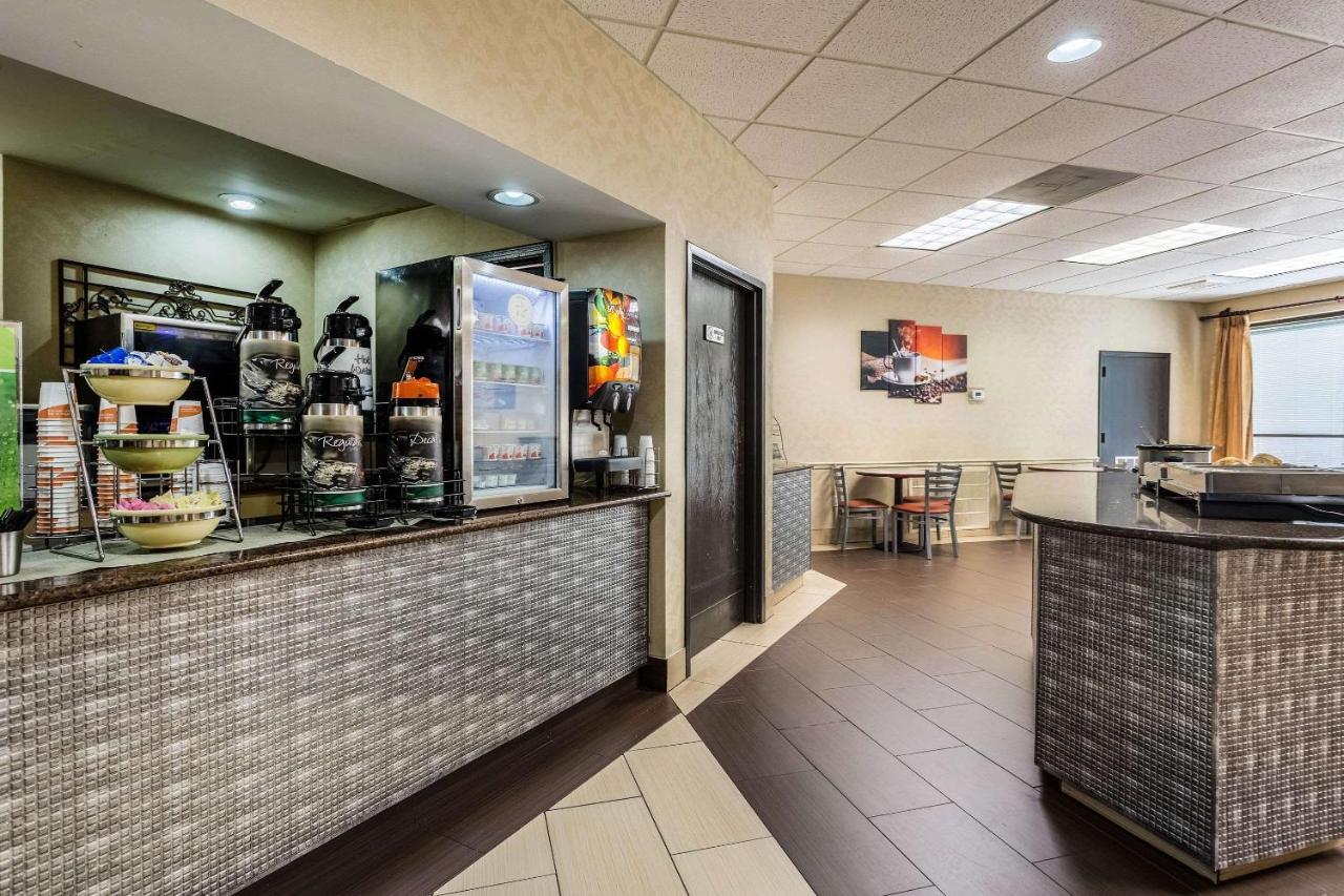 Quality Inn Tupelo Extérieur photo