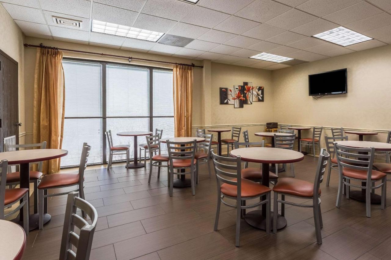 Quality Inn Tupelo Extérieur photo