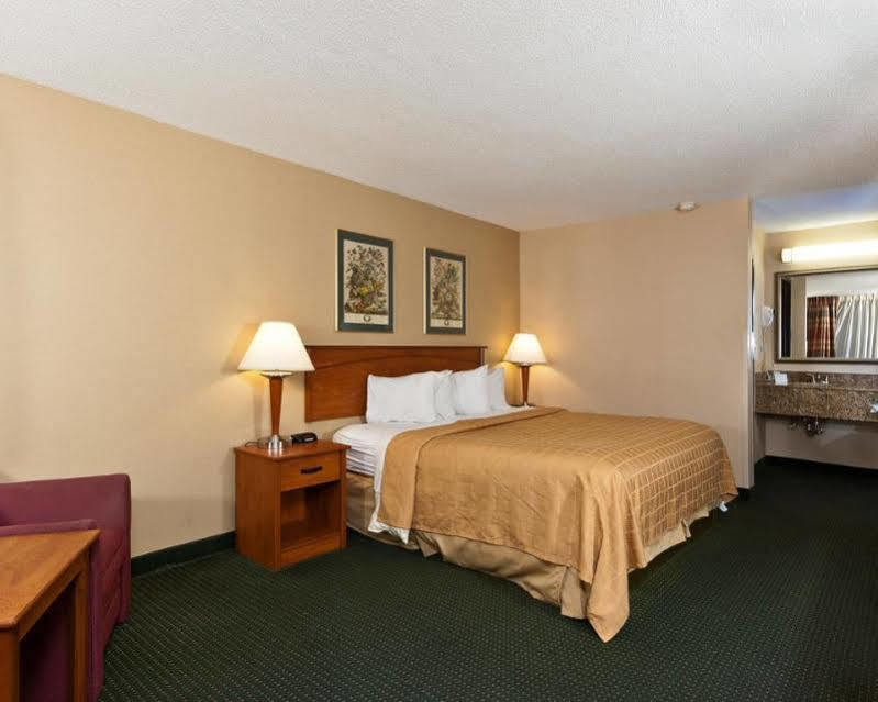 Quality Inn Tupelo Extérieur photo
