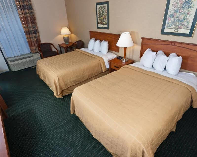 Quality Inn Tupelo Extérieur photo