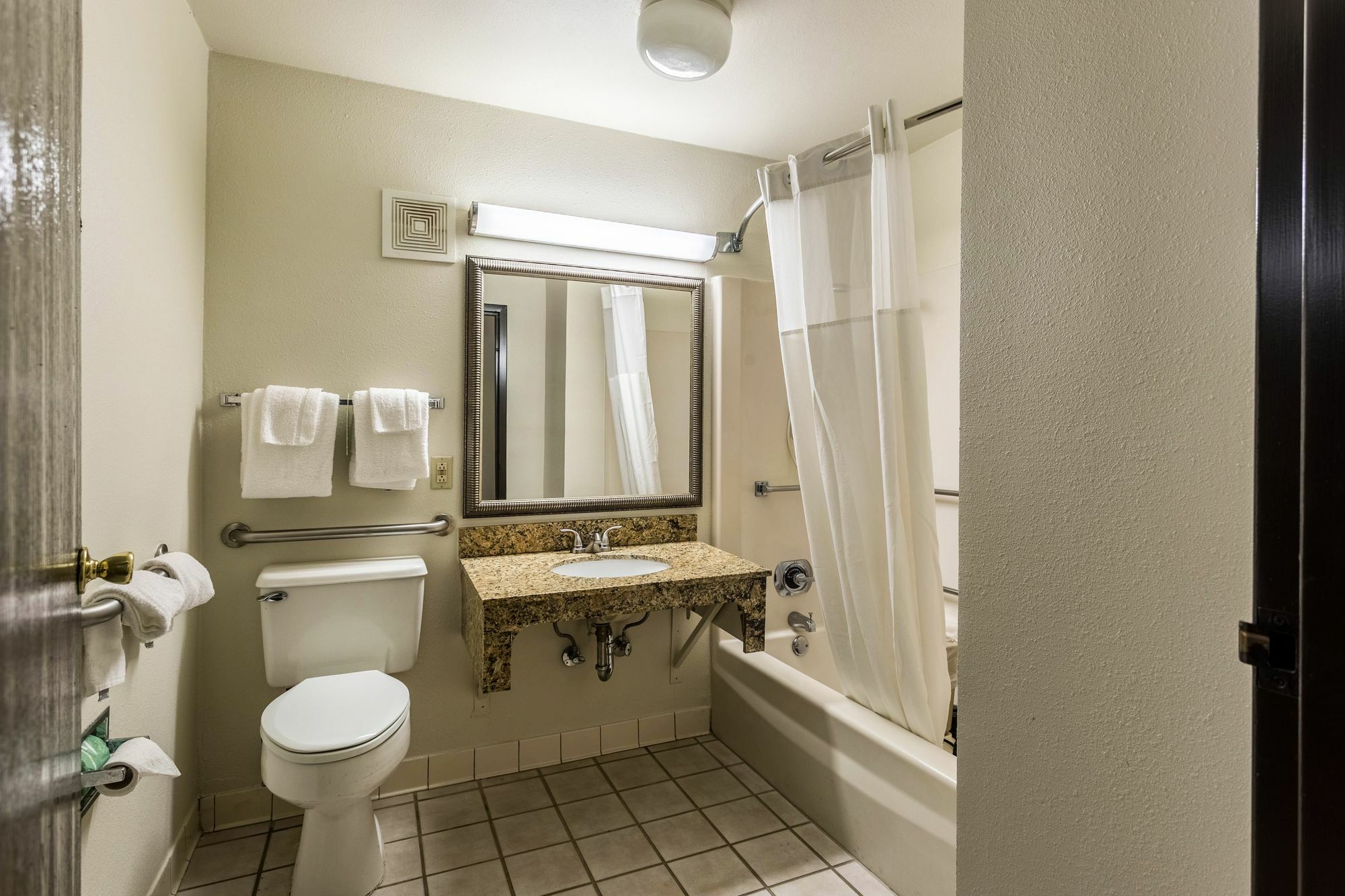 Quality Inn Tupelo Extérieur photo